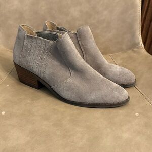 Lucky brand taupe cute booties size 9.5